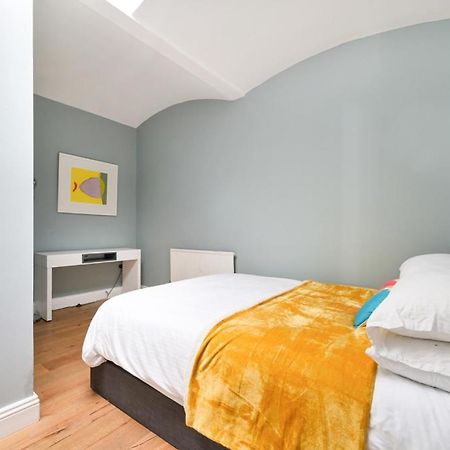 Apartament Cozy Hideaway In South Ken! Londyn Zewnętrze zdjęcie