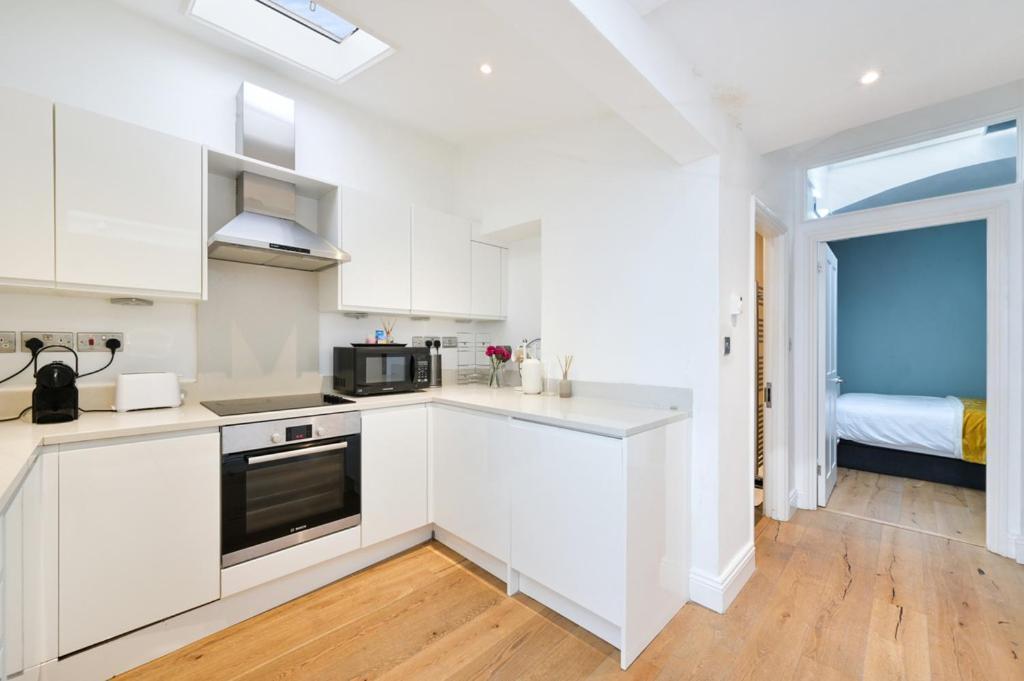 Apartament Cozy Hideaway In South Ken! Londyn Zewnętrze zdjęcie