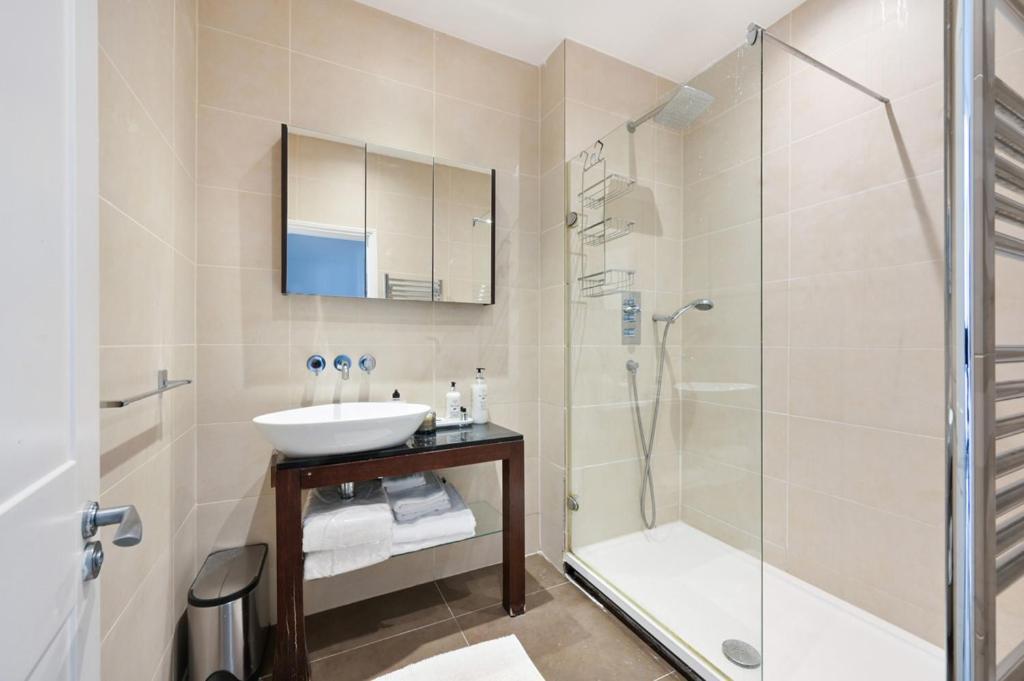 Apartament Cozy Hideaway In South Ken! Londyn Zewnętrze zdjęcie