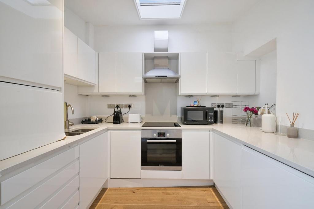 Apartament Cozy Hideaway In South Ken! Londyn Zewnętrze zdjęcie